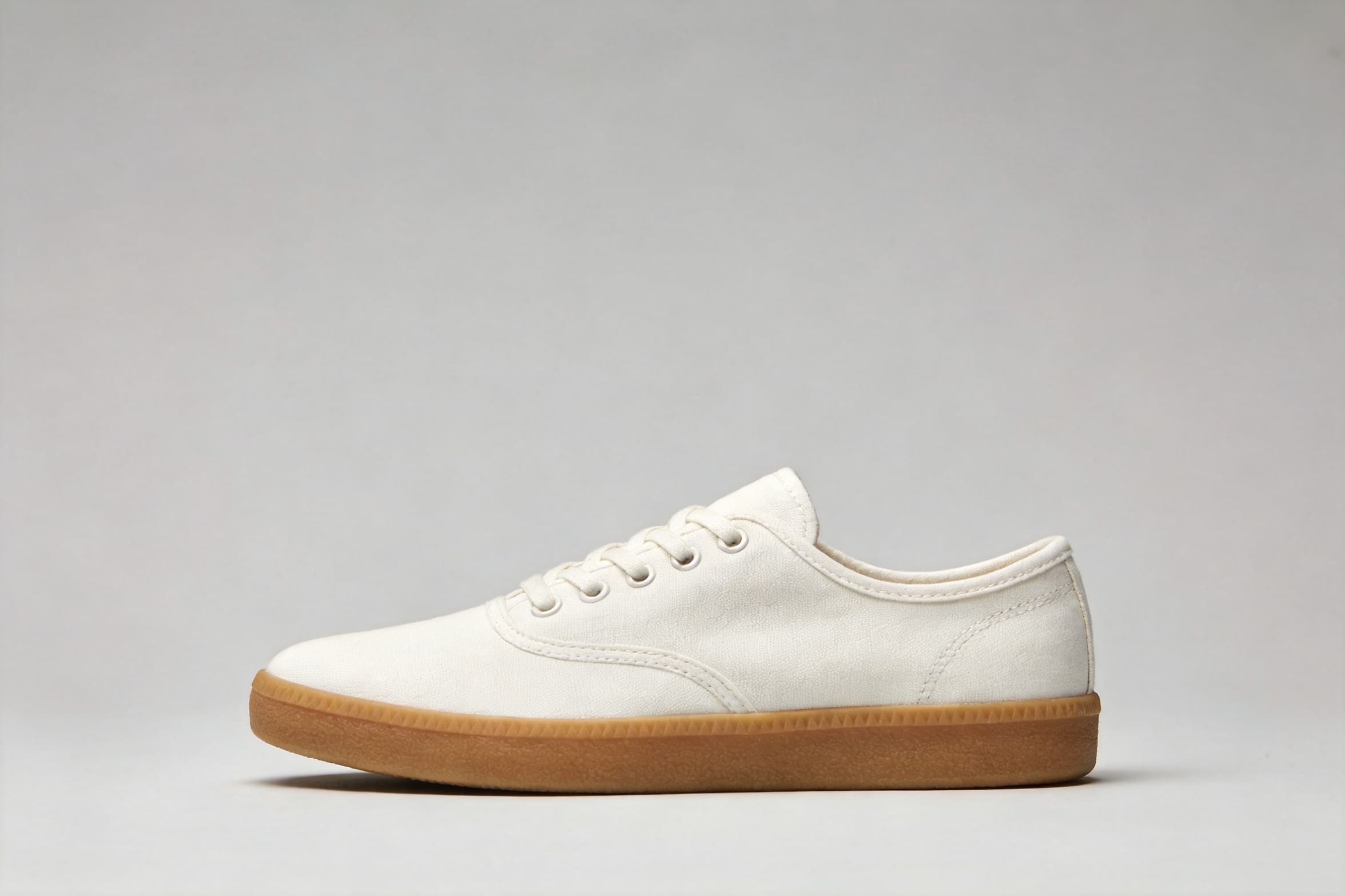 Recolor a sneaker without changing its form · Before